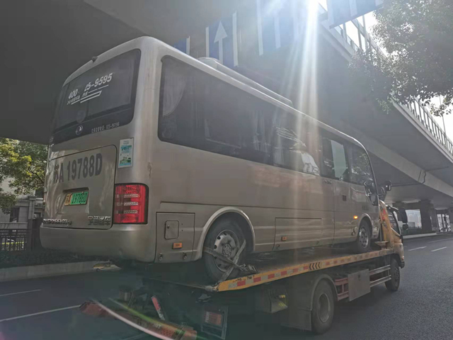 南京汽车救援拖车收费价格表大全图片